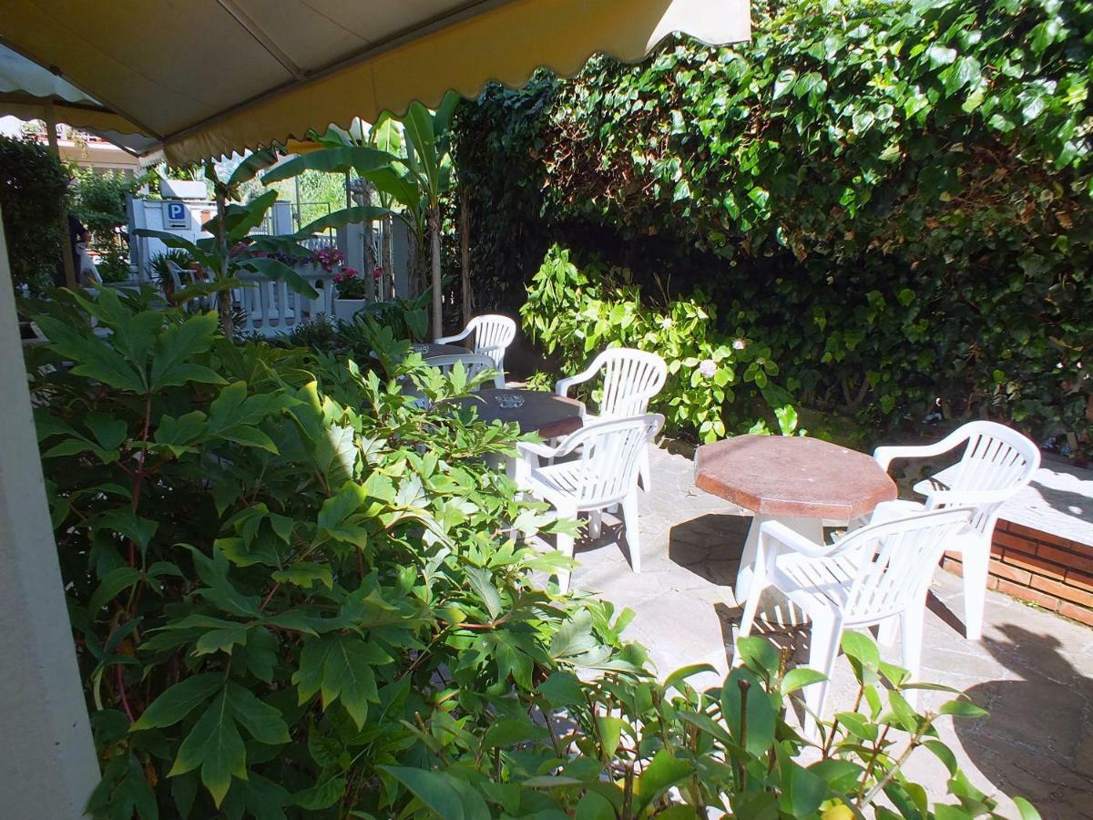 מרינה די מסה Hotel Villa Claudio מראה חיצוני תמונה