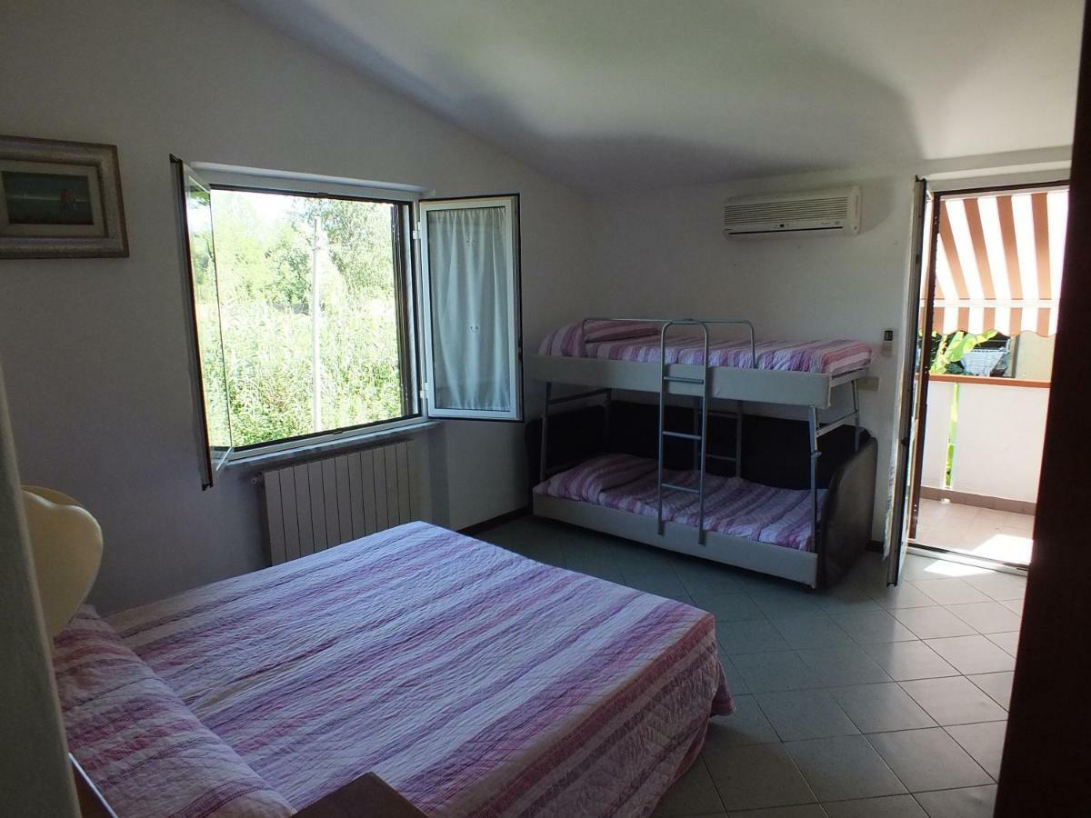 מרינה די מסה Hotel Villa Claudio מראה חיצוני תמונה